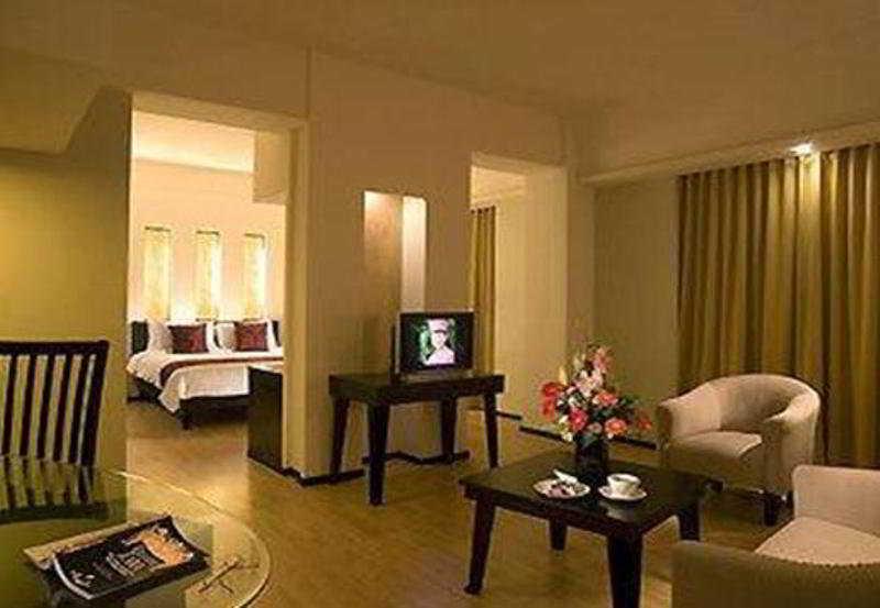 Mercure Σουραμπάγια Δωμάτιο φωτογραφία